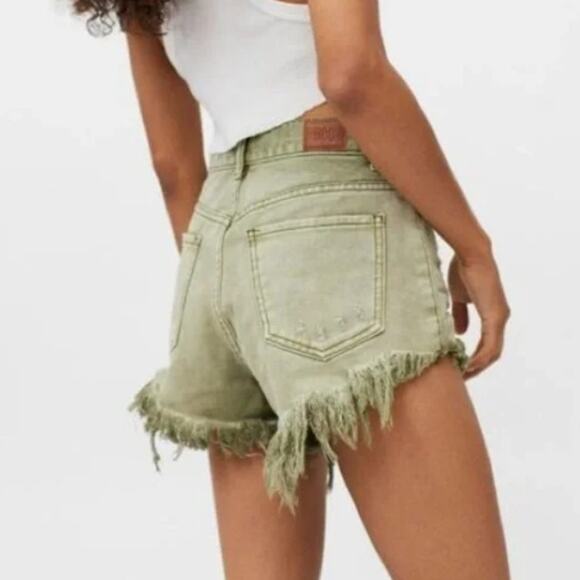BDG Urban Outfitters Green High Rise Cheeky Shorts Womens 28 Distressed Frayed - Picture 2 of 11
